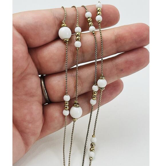 Liz Claiborne Gold Tone White Ball Bead Long Chain Necklace Station 80s Lobster - Picture 1 of 15